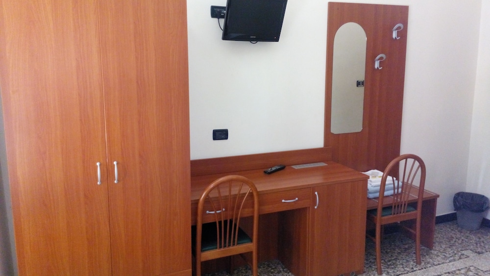 Double Room - Photo 11