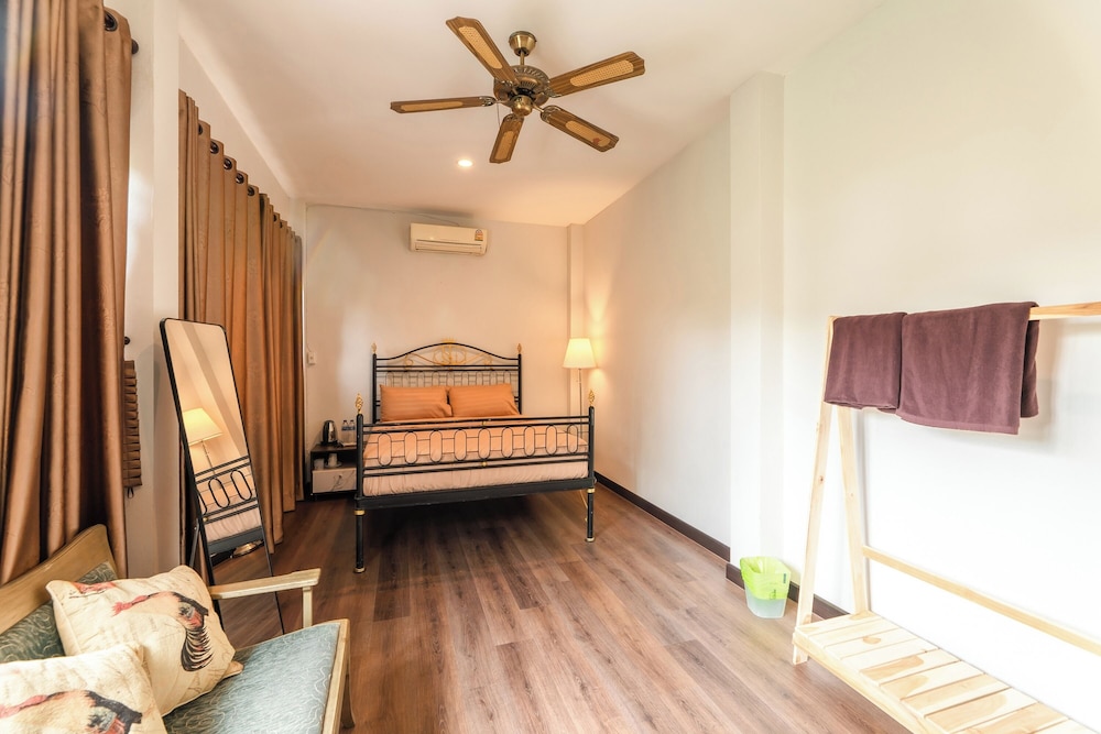 Standard Room - Photo 1