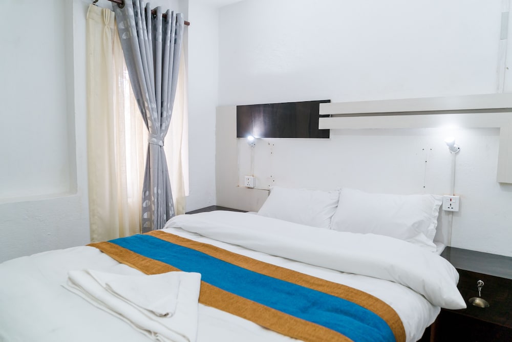 Deluxe Double Room, 1 Queen Bed, Non Smoking, Corner