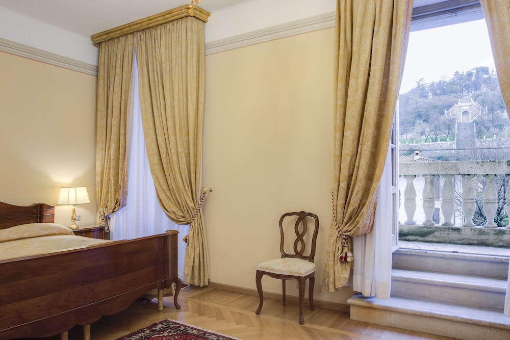 Deluxe Double Room, 1 King Bed photo 2