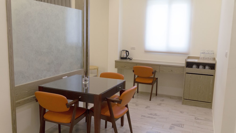 Family Studio Suite, Multiple Beds, Hot Tub, Courtyard Area photo 3
