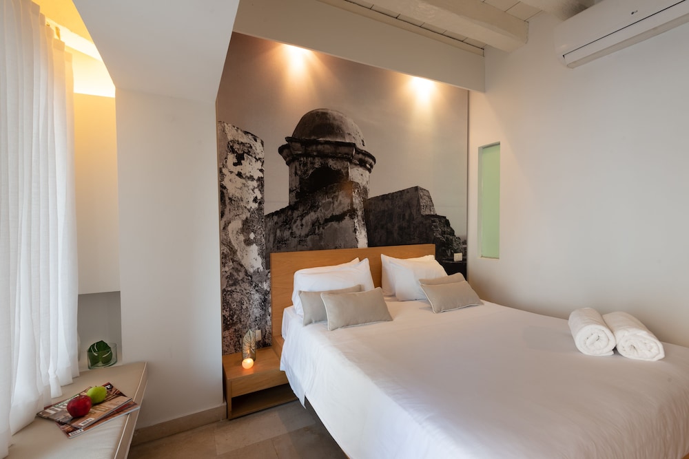 Superior Room, 1 Queen Bed photo 3
