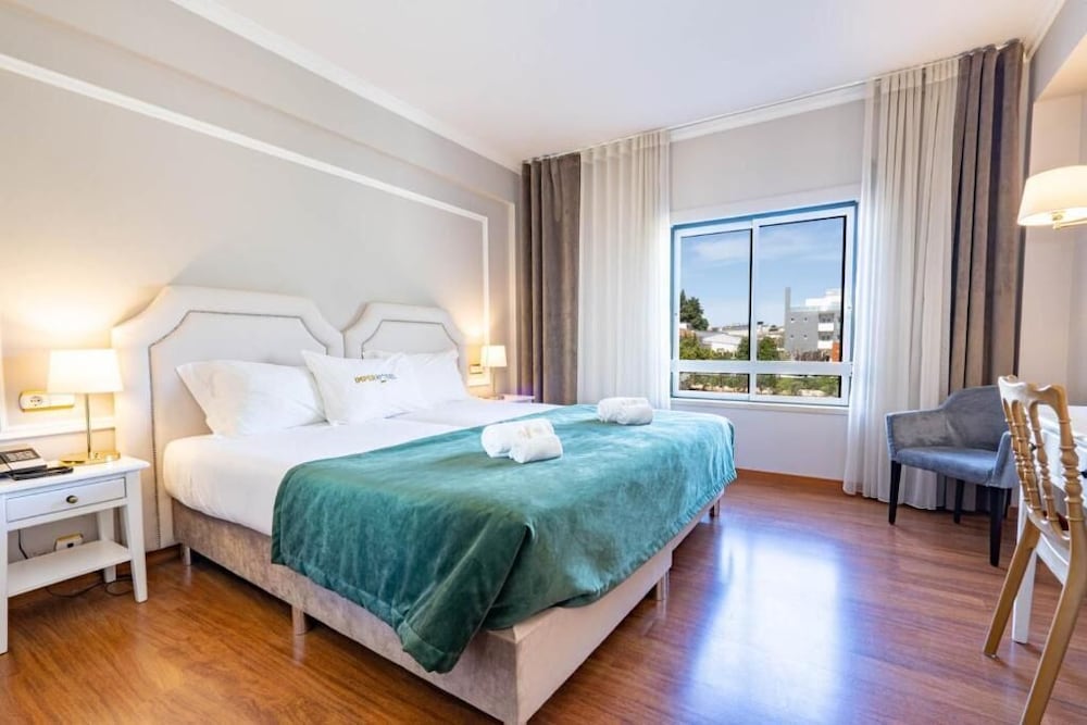 Basic Double Room, City View