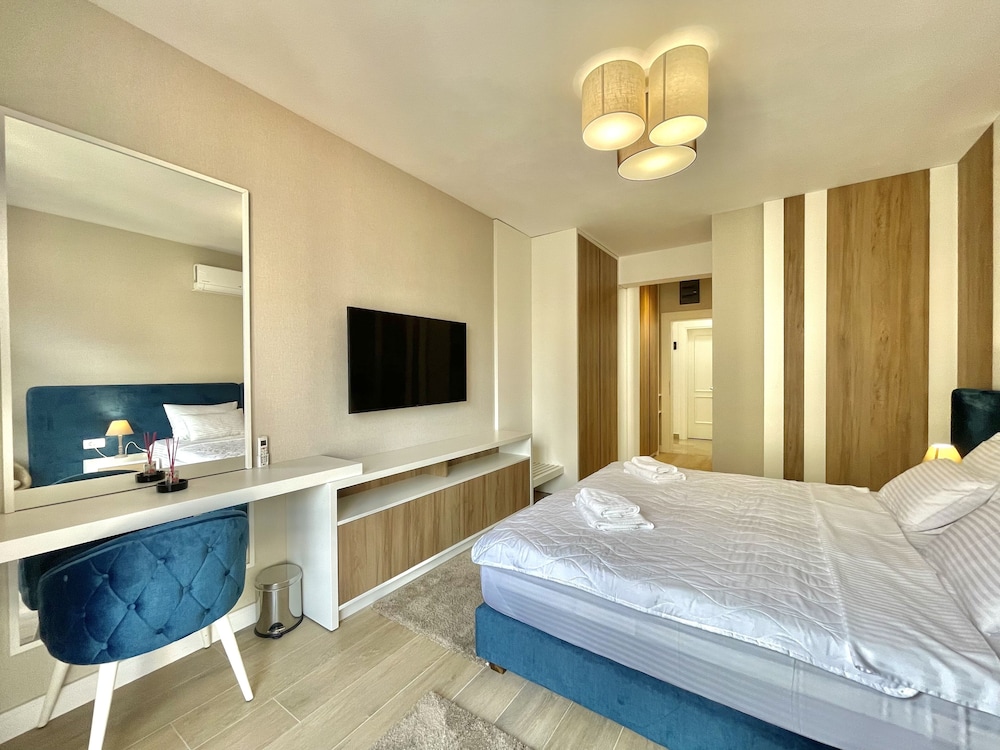 Basic Double or Twin Room - Photo 2