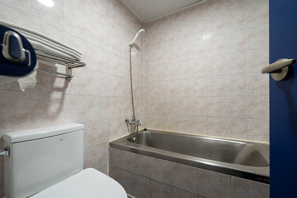 Standard Room - Photo 31