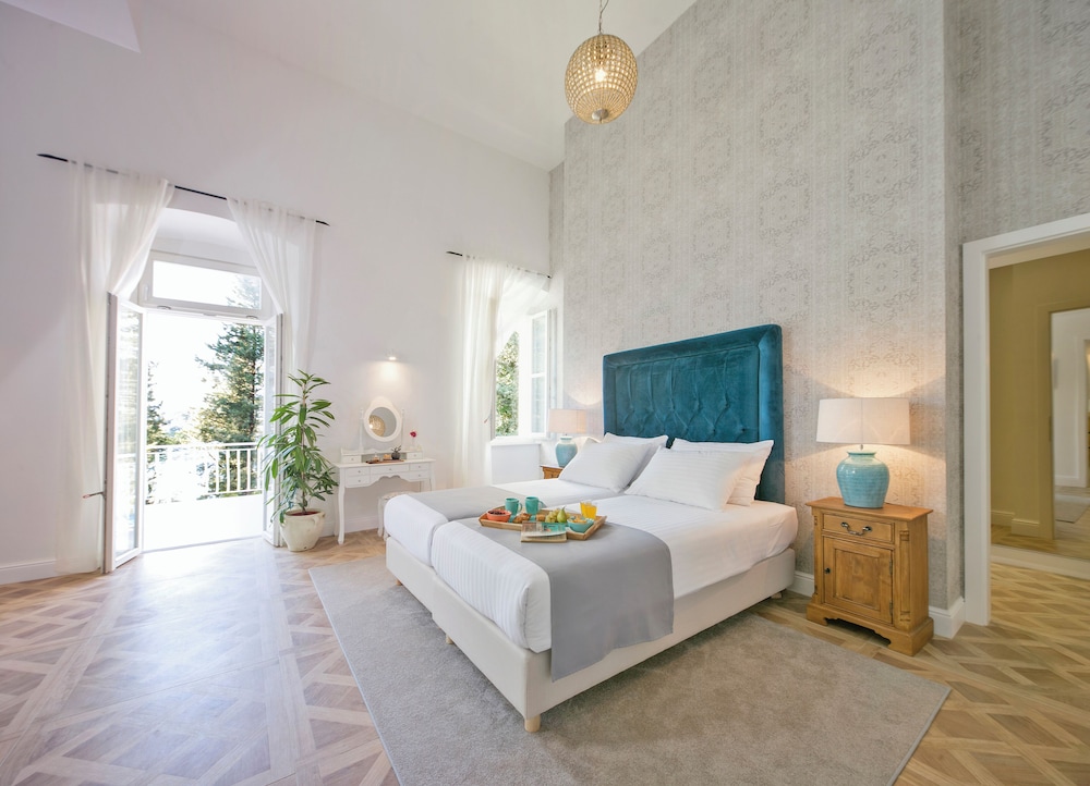 Andreis luxury suite with balcony photo 1
