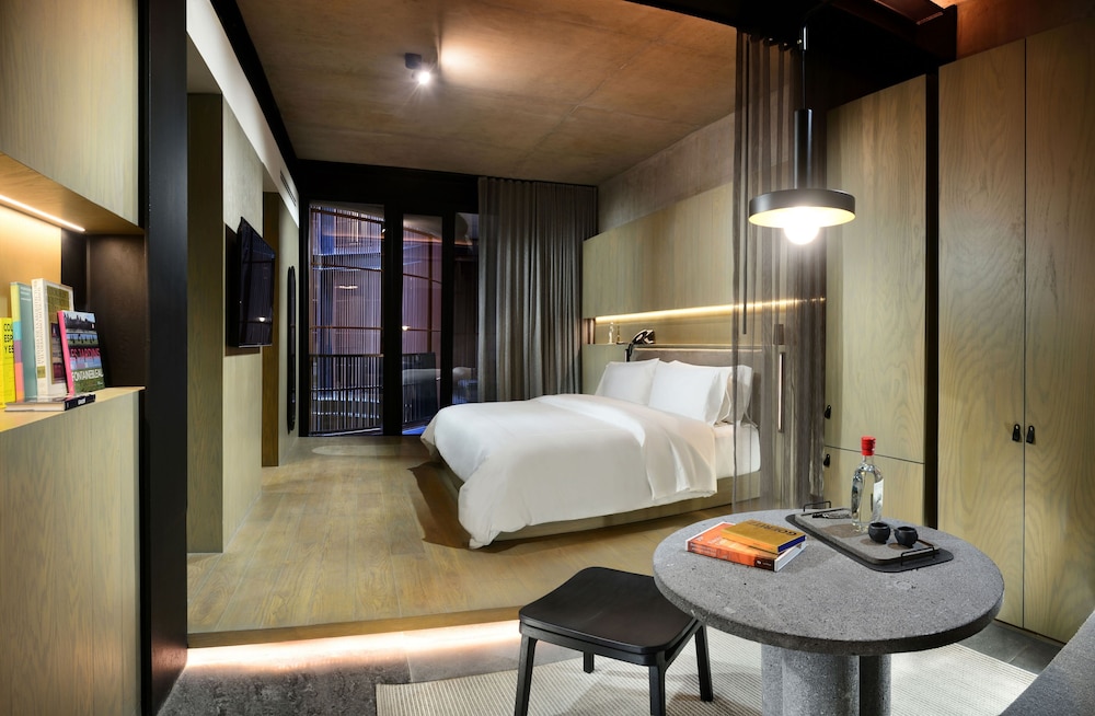Suite, 1 King Bed