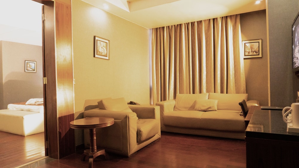 Executive Suite photo 2