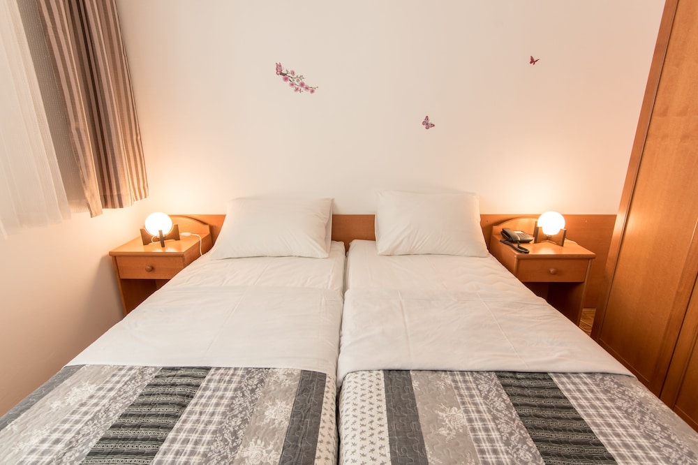 Standard Double Room Single Use, 1 Twin Bed, Park View photo 1