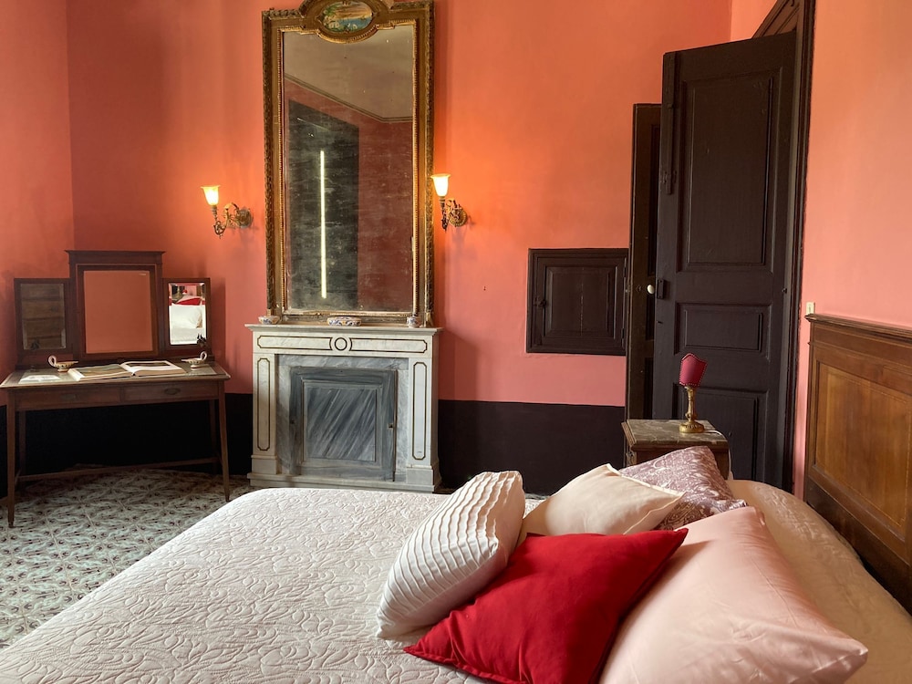 Deluxe Quadruple Room, Courtyard View, Tower