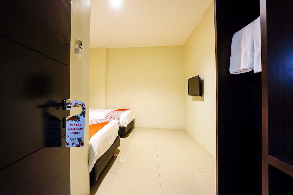 Standard Twin Room - Photo 6
