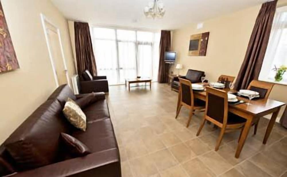 Standard Apartment, 3 Bedrooms - Photo 1