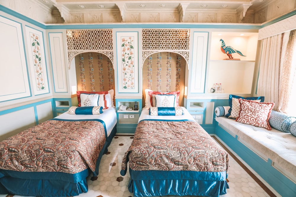 Luxury Room, 2 Single Beds Garden View (Non Lake View) photo 3