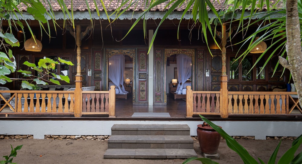 2 Bedroom Limasan Beach Front Residence