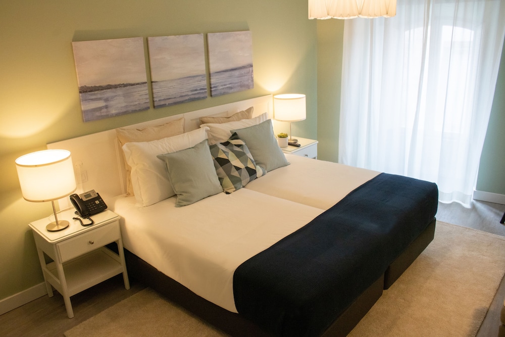 Twin Room - Photo 3