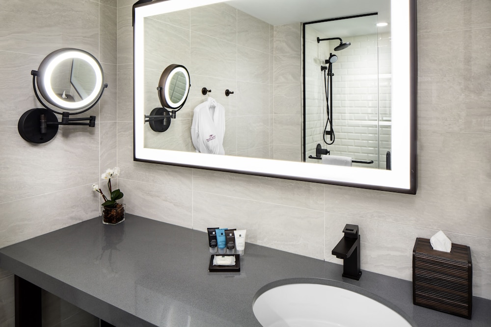 Standard Room, 2 Double Beds (Communication, Accessible Tub) thumbnail 5