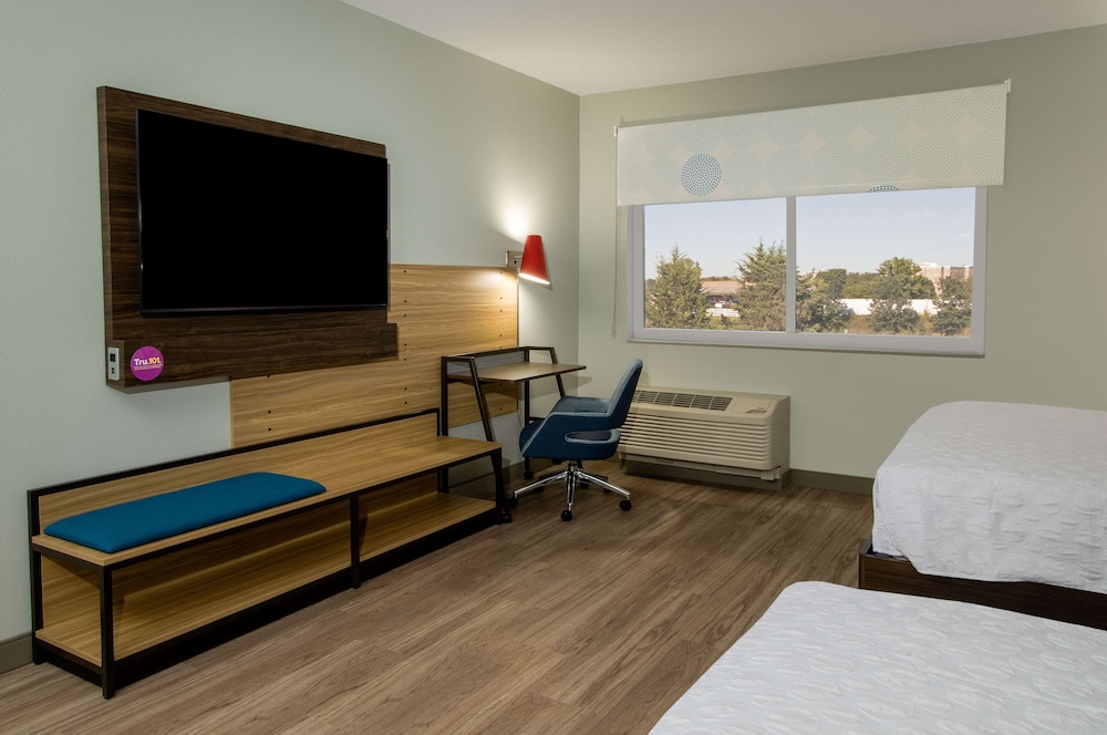 Room, 2 Queen Beds, Accessible (Hearing) - Photo 5