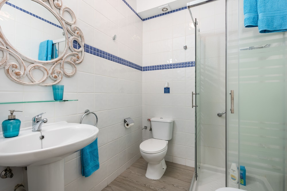 Double Room, Shared Bathroom (Riva C2) photo 2