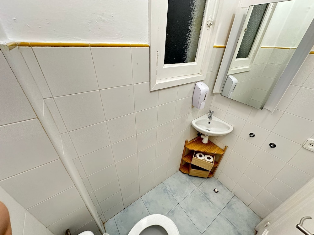 Quadruple Room, Shared Bathroom photo 3
