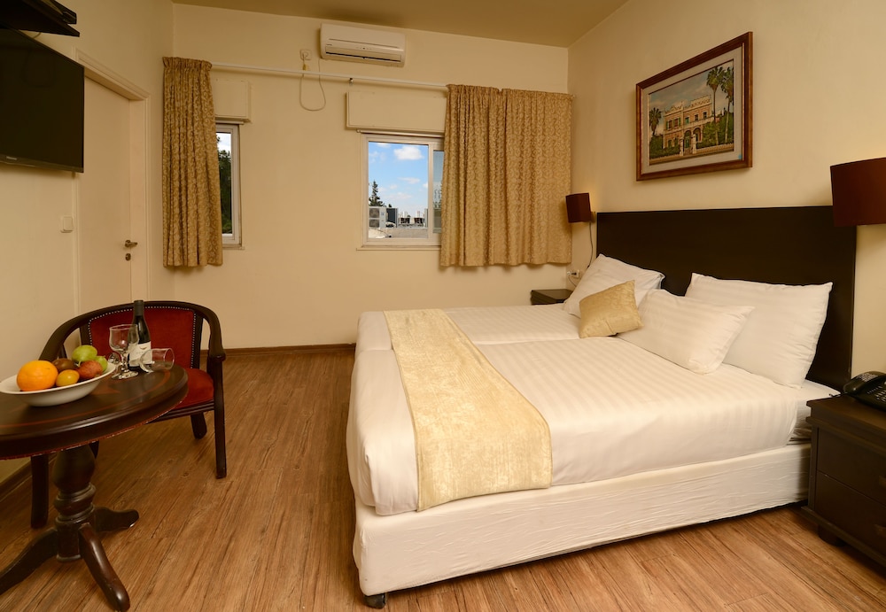 Double or Twin Room photo 2