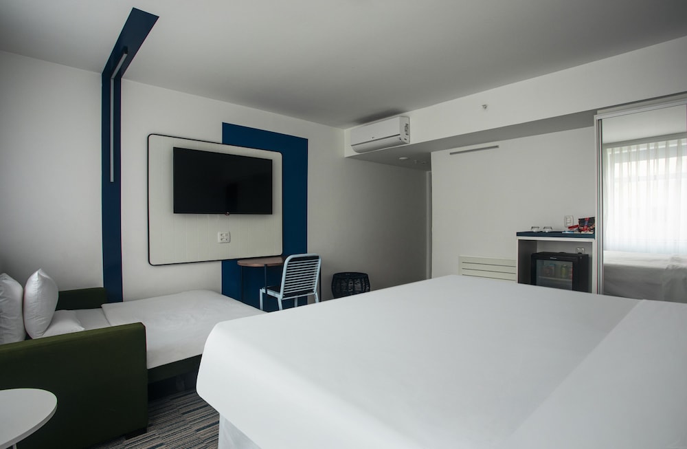 Family Room, 1 Queen Bed with Sofa bed