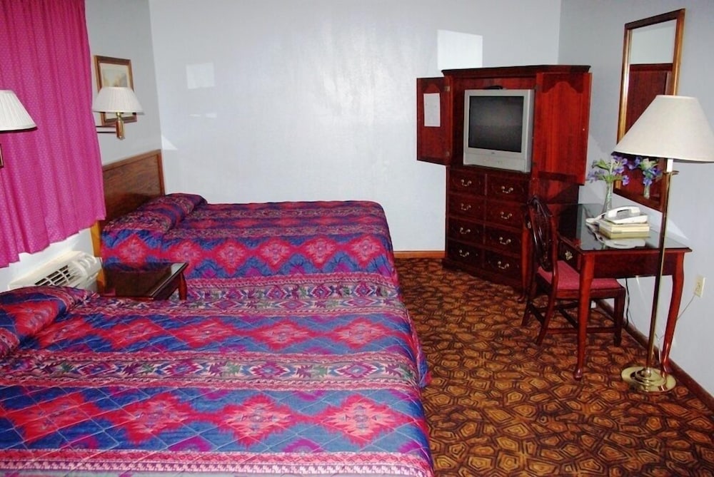 Room, 2 Queen Beds photo 2