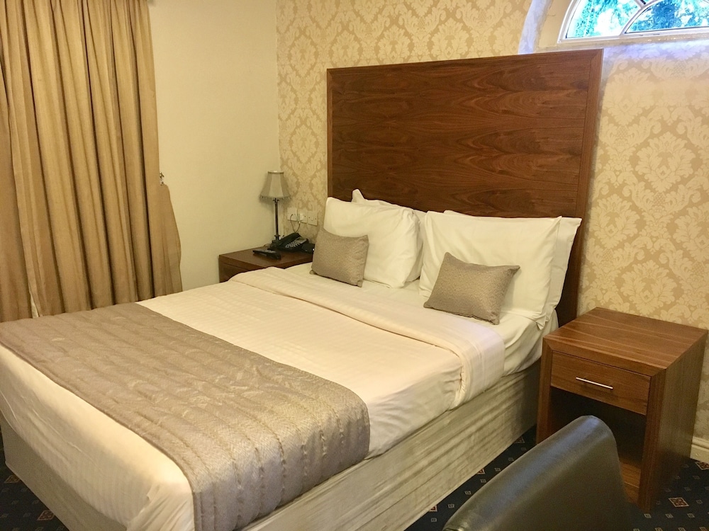 Standard Room, 1 Double Bed, Non Smoking, Courtyard View - Photo 1