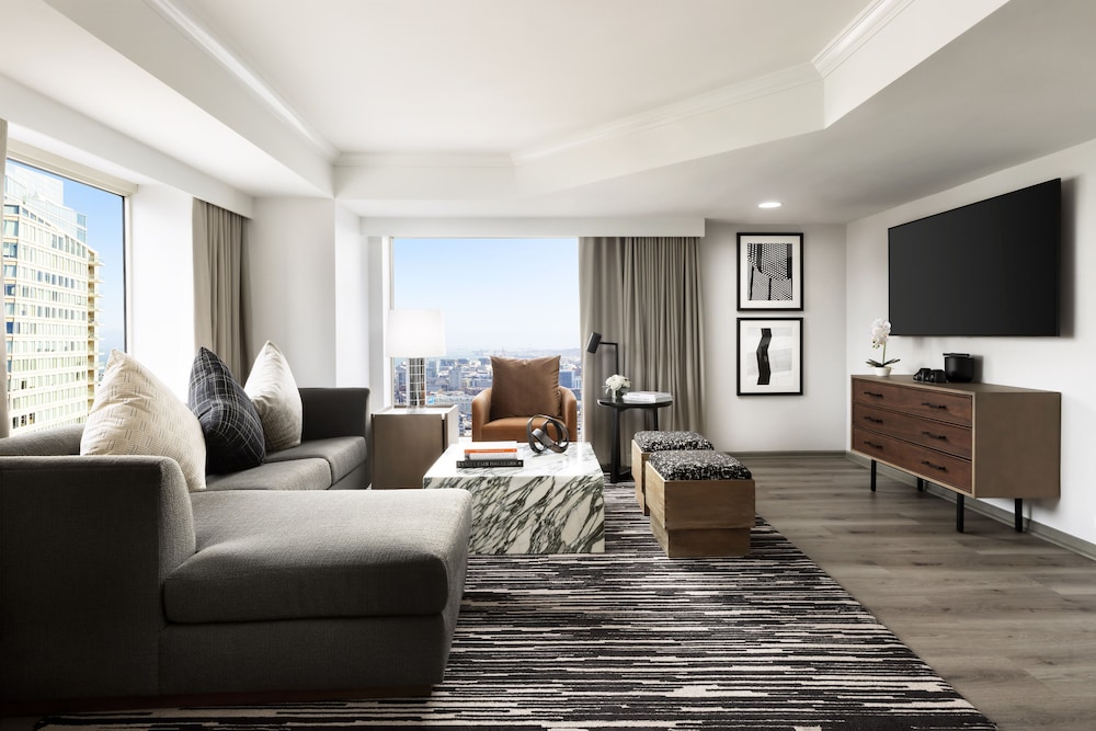 Suite, 1 Bedroom - Photo 1