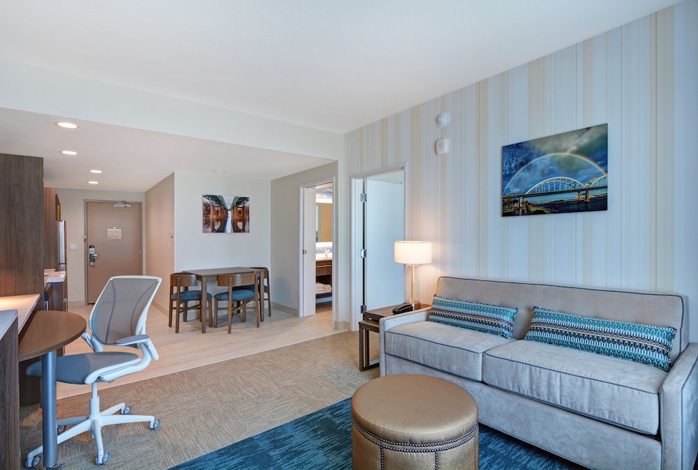 Suite, 1 King Bed, Accessible (Hearing) - Photo 2