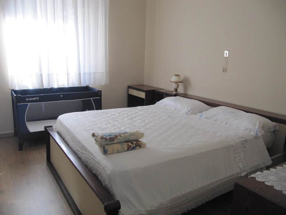 Double Room, Shared Bathroom photo 1