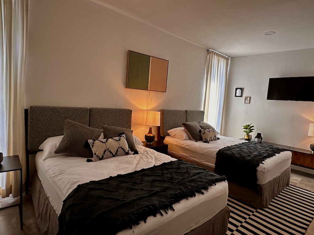 Premium Double Room, 2 Double Beds photo 2