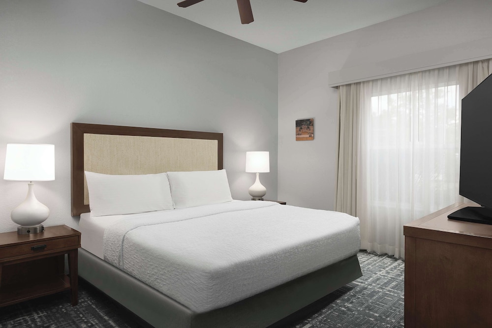 Suite, 1 King Bed, Accessible, Bathtub (Mobility & Hearing) - Photo 2