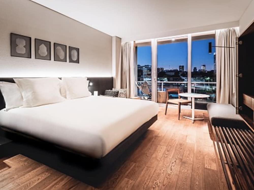 Superior Room, 1 King Bed, Harbor View
