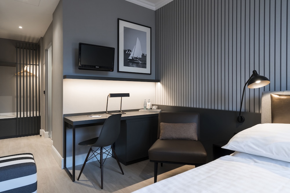 Double or Twin Room - Photo 4