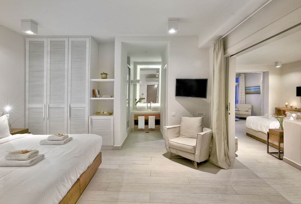 Coast Life Villa Suite, Three Bedrooms - Photo 11