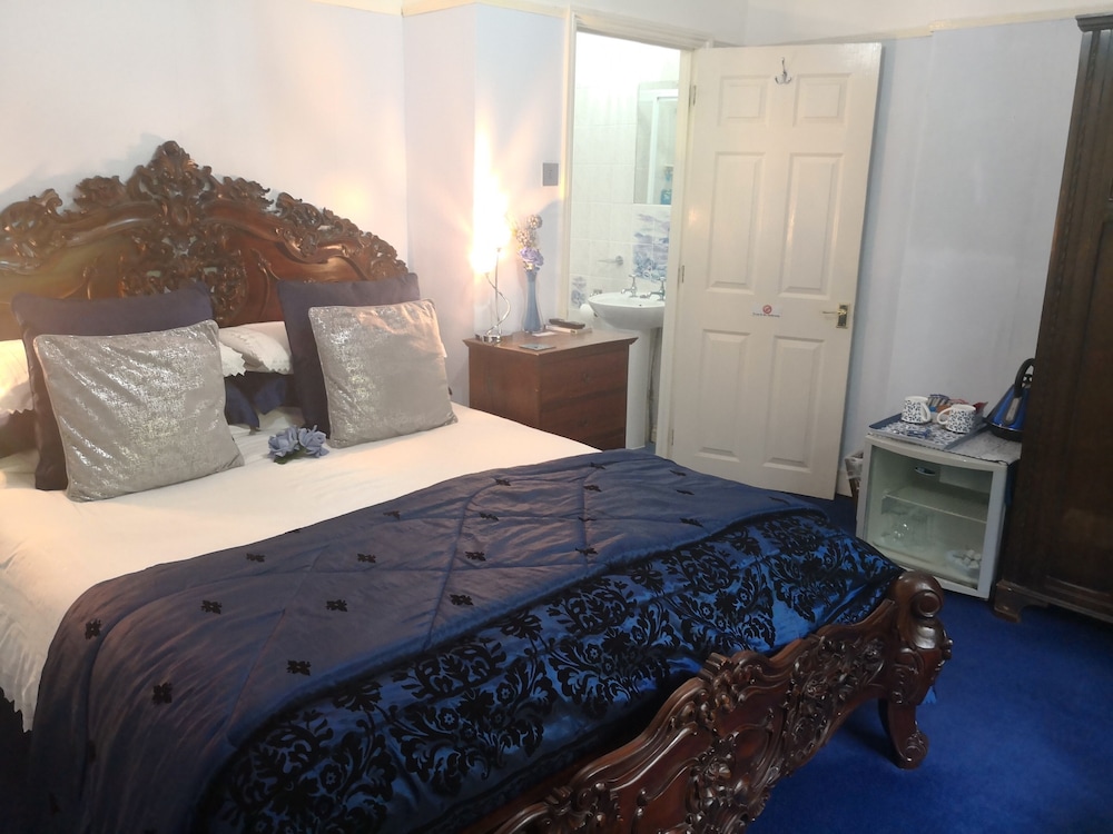 Double Room, Ensuite (Blue Room)