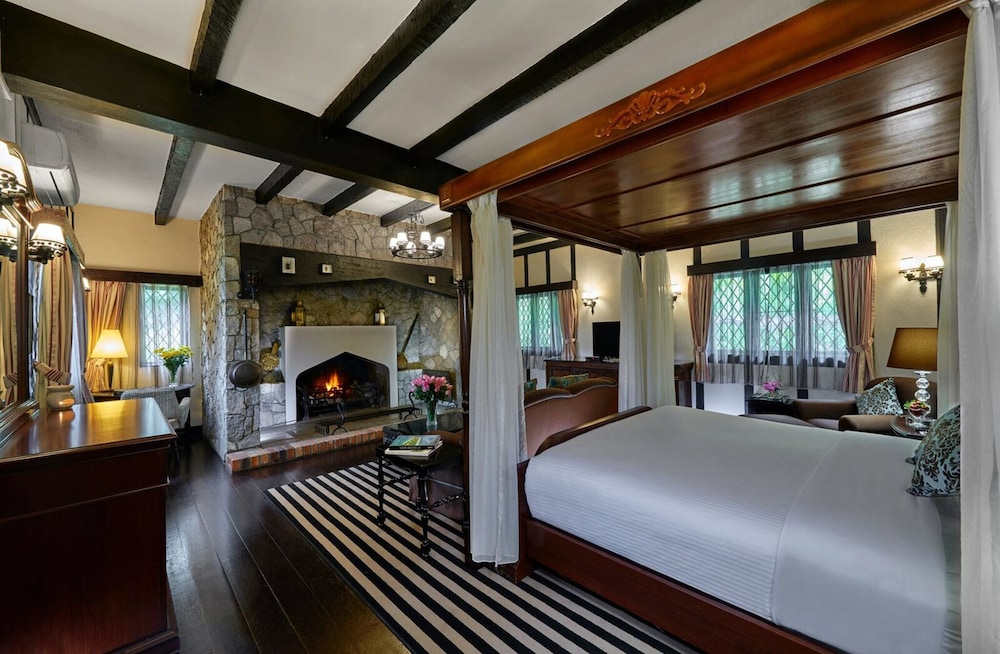 Premium Suite, 1 Bedroom, Fireplace, Hill View photo 2