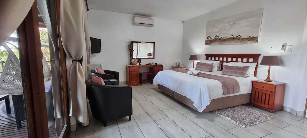 Queen/Double Bed Room photo 1