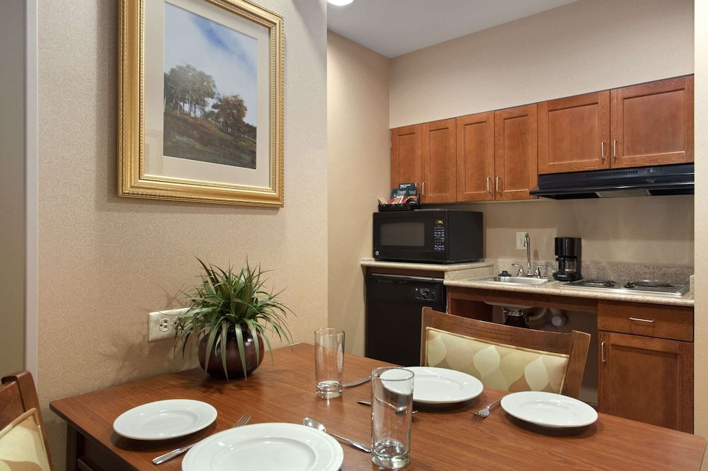 Suite, 1 King Bed, Accessible (Hearing) - Photo 2