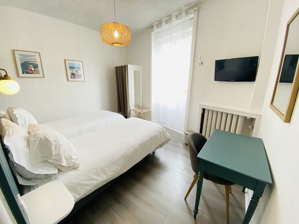 Standard Twin Room photo 3