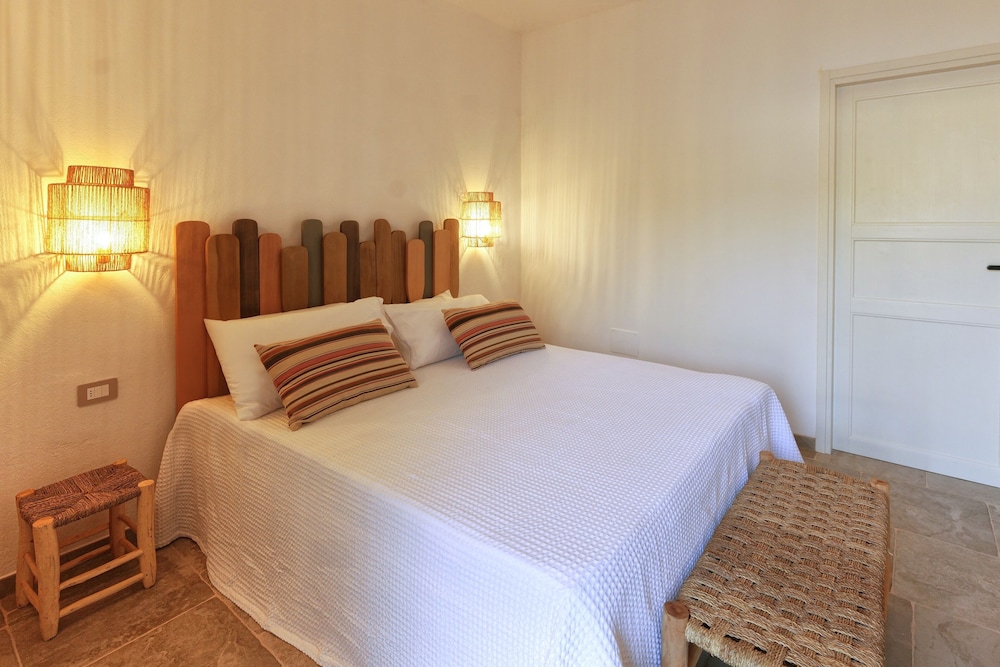 Deluxe Double Room, 1 Queen Bed, Non Smoking, Garden View