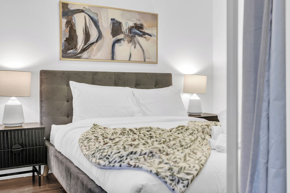 Exclusive Apartment, 1 Queen Bed with Sofa bed, City View