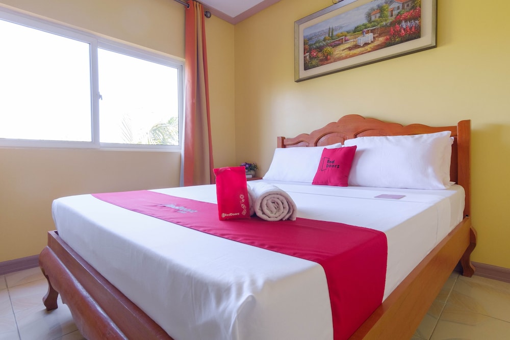Double Room (Reddoorz) - Photo 1