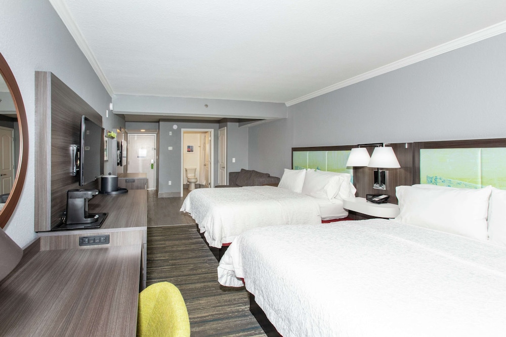 Studio, 2 Queen Beds, Balcony photo 3