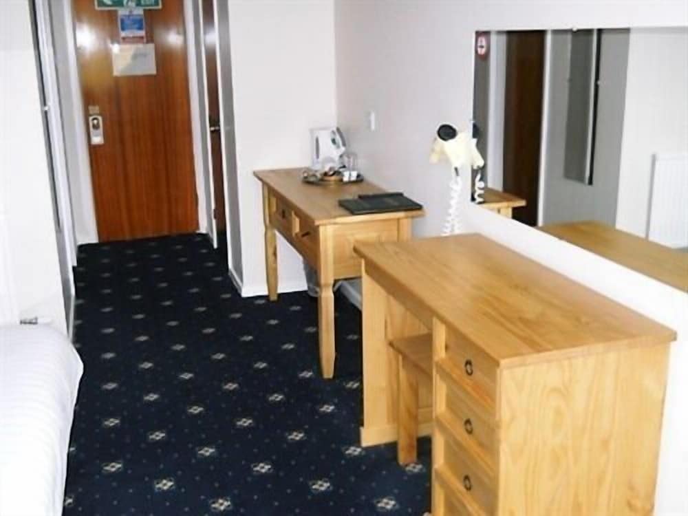 Standard Double Room, Ensuite (with shower over bath) photo 2