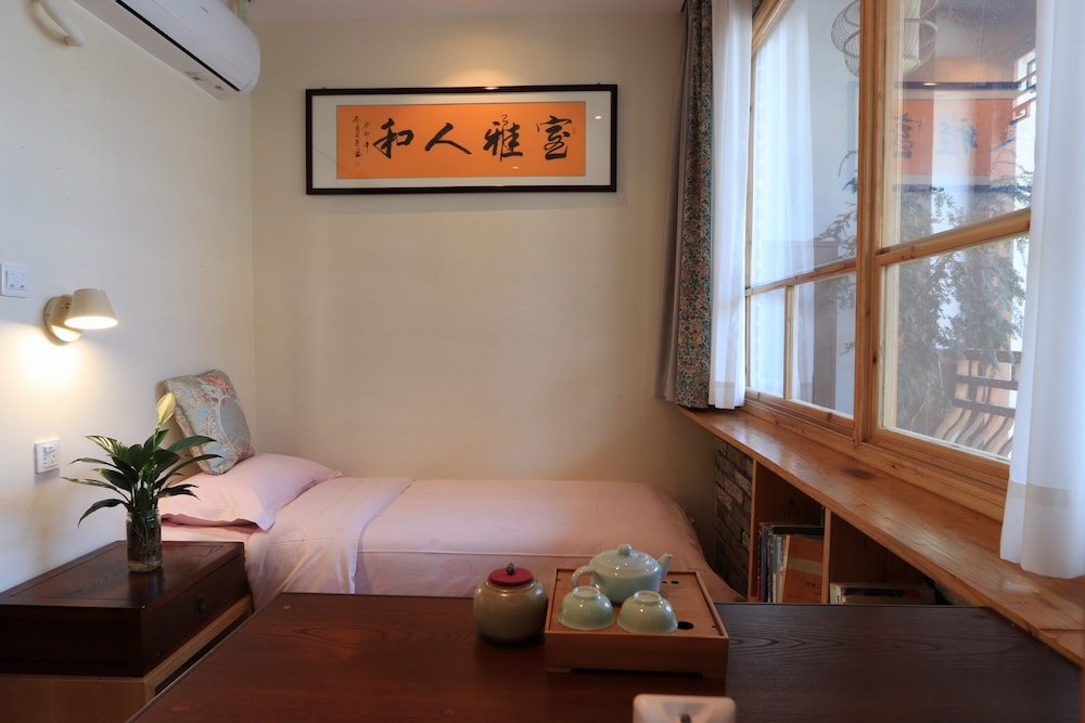 Basic Suite, Courtyard View photo 3