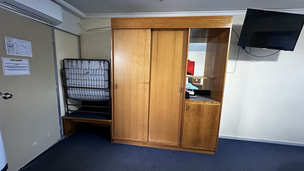 Self-Contained Family Suite for 5 (Ground Floor) photo 3