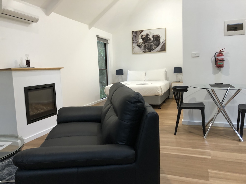 Premium Studio Suite, 1 Queen Bed, Non Smoking, Garden View