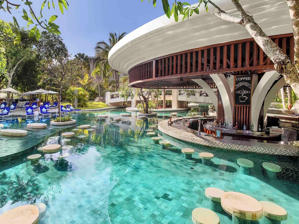 Luxury Room, 1 King Bed, Pool Access (Club Millésime Access) - Pool View