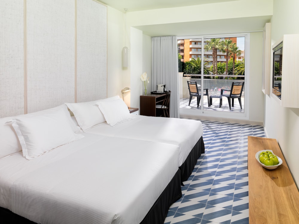 Deluxe Room (1 adult) photo 3